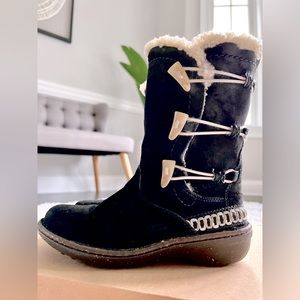 UGG Black Suede Leather Boots with Button Accents & Rubber Sole 6 💕